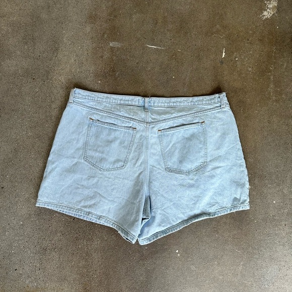 Abercrombie & Fitch The Loose Short High Rise Pleated Light Wash Size 36|22 Flaw - Picture 6 of 8